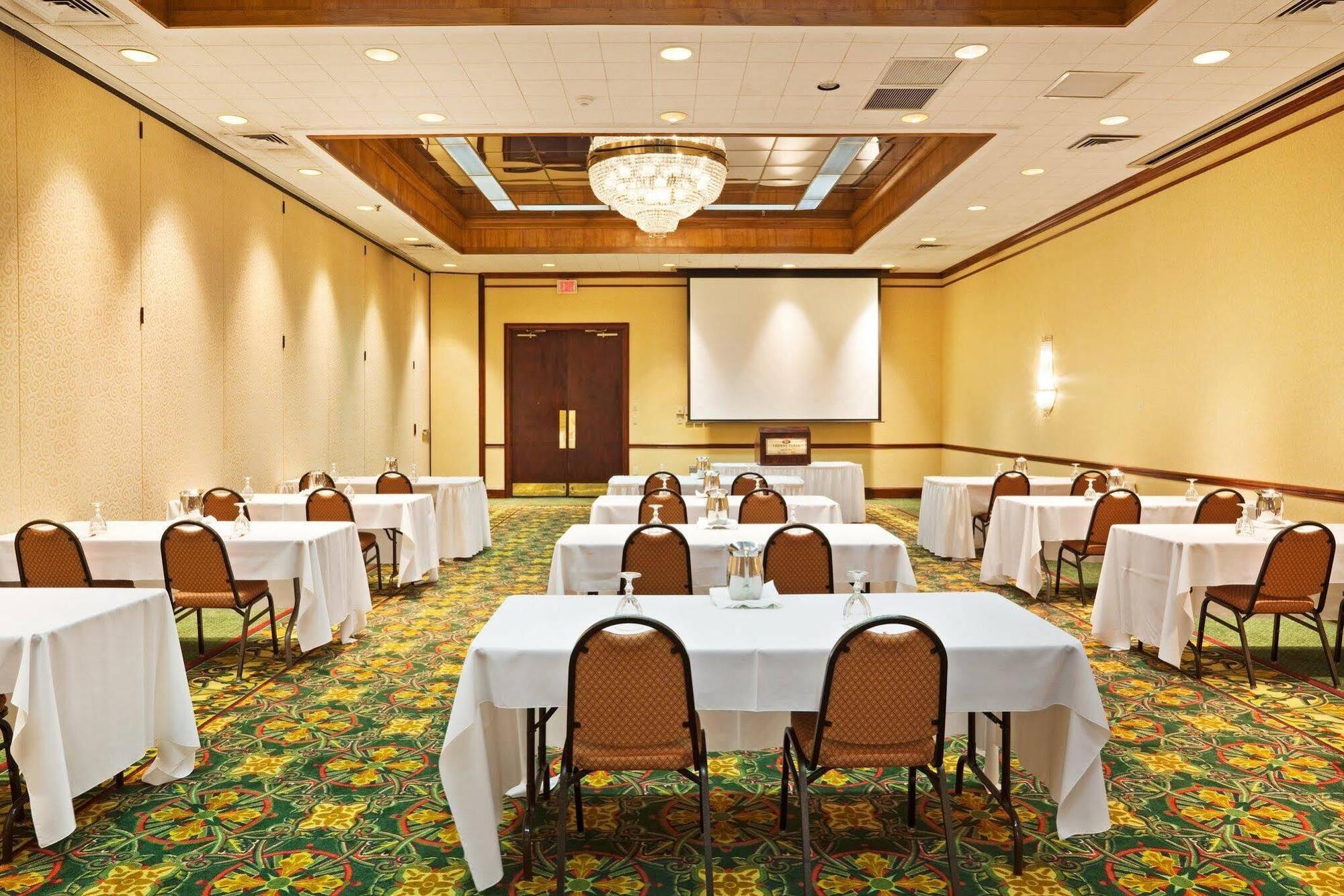 Crowne Plaza Hotel Hickory By Ihg Экстерьер фото